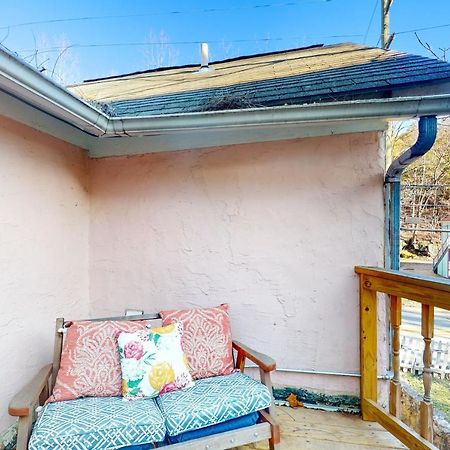 The Pink House On Main - Upper Eureka Springs Exterior foto