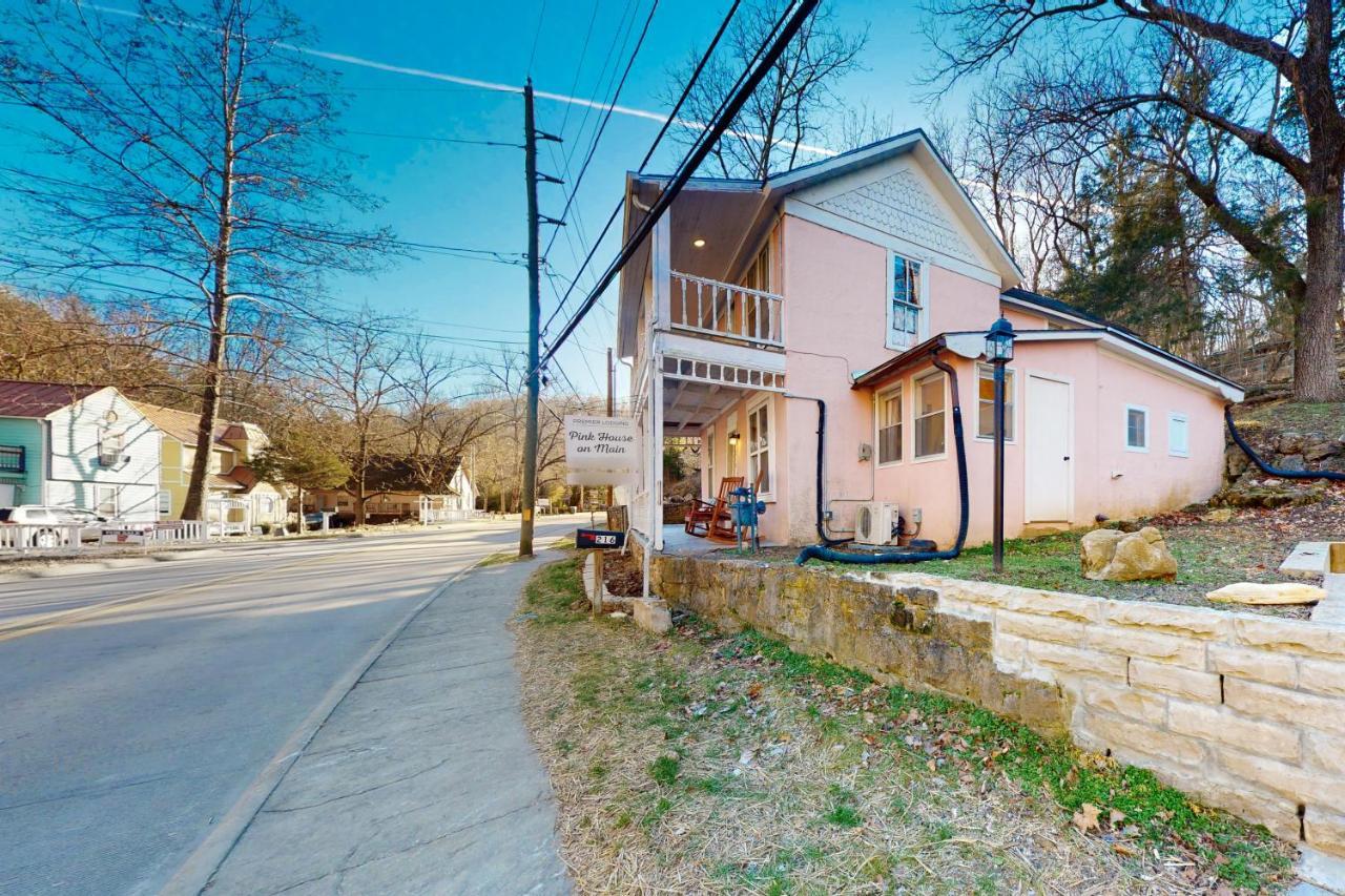 The Pink House On Main - Upper Eureka Springs Exterior foto